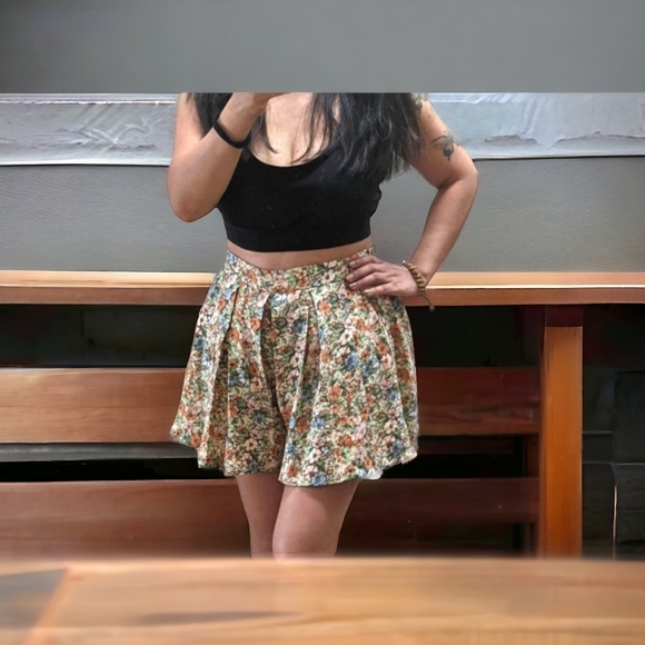 Dresses & Skirts - Women's skort small